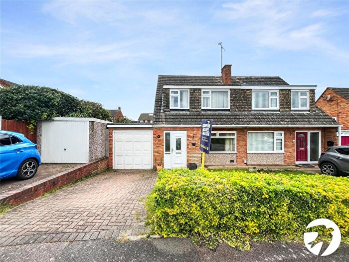 3 Bedroom Semi-Detached House For Sale In Riverhead Close, Sittingbourne, Kent, ME10