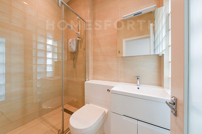 1 Bedroom Flat For Sale In Chichele Road, Willesden Green, NW2