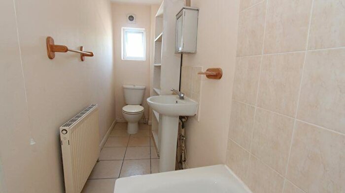 1 Bedroom Flat To Rent In Balls Pond Road, Dalston, N1