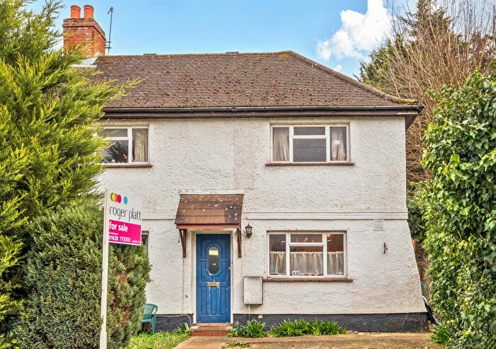 3 Bedroom Semi Detached House For Sale In Desborough Crescent, Maidenhead, SL6