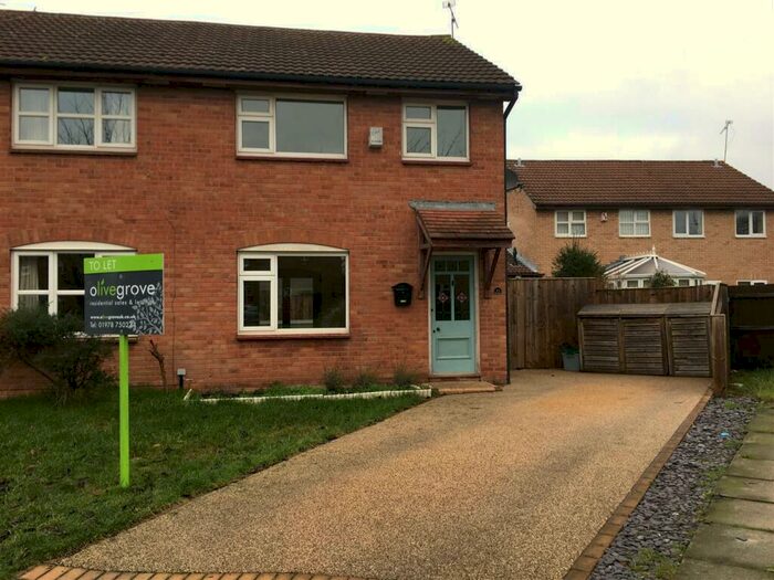 3 Bedroom Semi-Detached House To Rent In Bluebell Close, Huntington, Chester, CH3