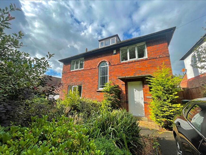 3 Bedroom Detached House To Rent In Park Drive, Horsforth, Leeds, West Yorkshire, Uk, LS18