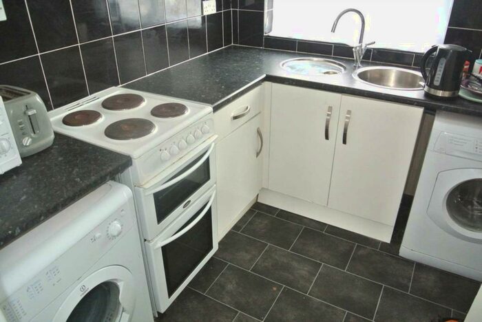 1 Bedroom Flat To Rent In B Highfield Road, Blackpool, FY4