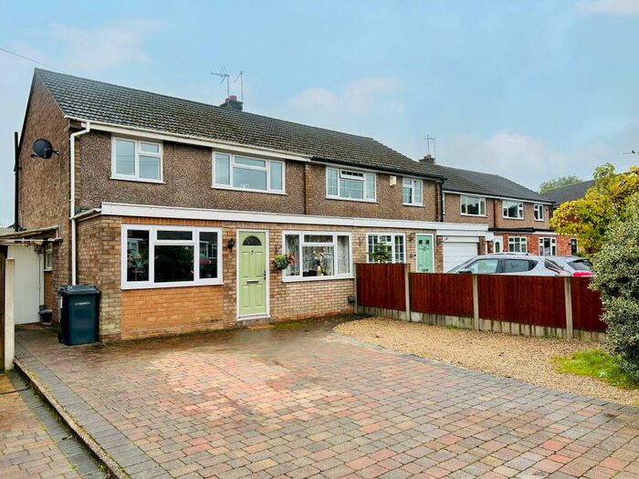 3 Bedroom Semi-Detached House To Rent In Bakewell Close, Mickleover, Derby, DE3