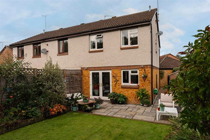 3 Bedroom Semi-Detached House For Sale In Dukes Ride, North Holmwood, Dorking, RH5