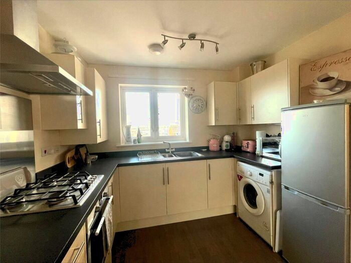 1 Bedroom Flat For Sale In Coxwell Avenue, Farnborough, Hampshire, GU14