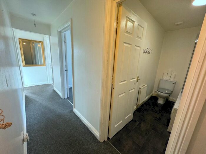 2 Bedroom Flat To Rent In Adeline Road, Bournemouth, BH5