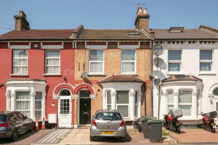 1 Bedroom Apartment To Rent In Alexandra Road, Hornsey, N8