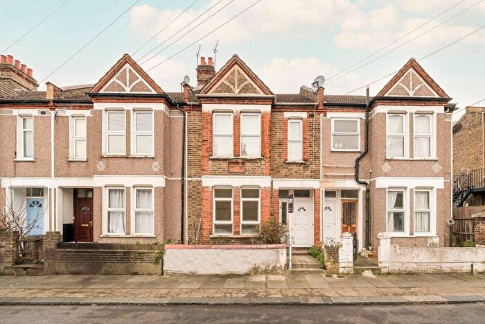 2 Bedroom Maisonette To Rent In Roxley Road, Lewisham, SE13