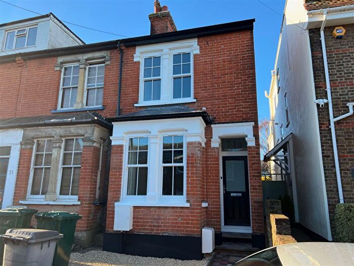 4 Bedroom Semi Detached House To Rent In Sebright Road, Barnet, EN5