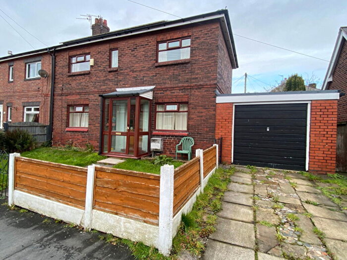 3 Bedroom Semi Detached House For Sale In Princess Road, Shaw, OL2