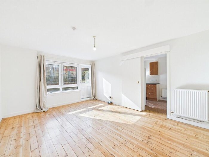 1 Bedroom Apartment To Rent In Newhaven Main Street, Edinburgh, Midlothian, EH6