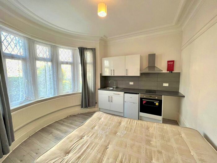 1 Bedroom Property To Rent In Hibernia Road, Hounslow, TW3