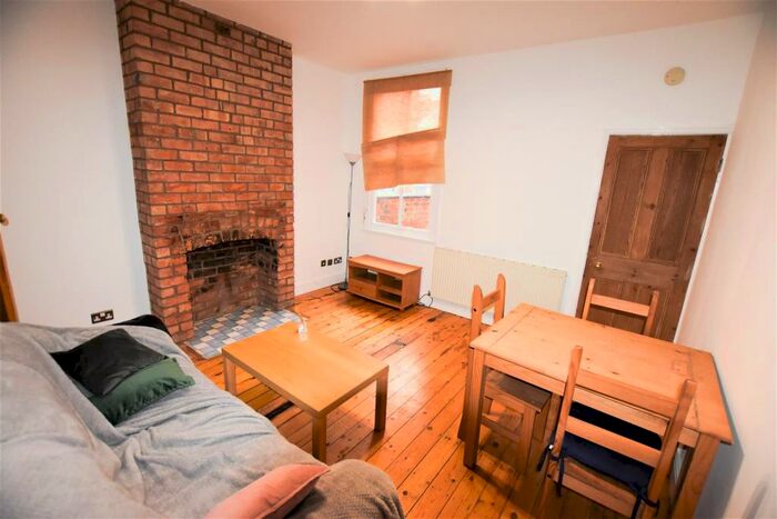 3 Bedroom Terraced House To Rent In Harrow Road, Leicester, LE3