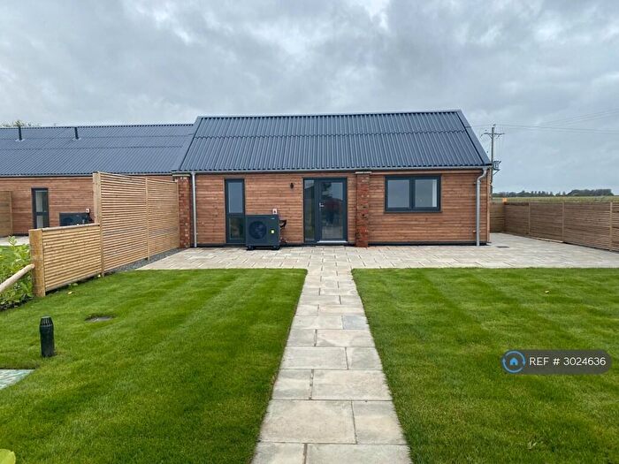 4 Bedroom Semi-Detached House To Rent In Newham Drain, New York, Lincoln, LN4