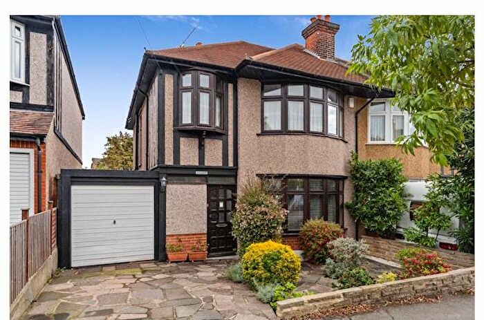 4 Bedroom Semi-Detached House To Rent In Grosvenor Gardens, Woodford Green, IG8
