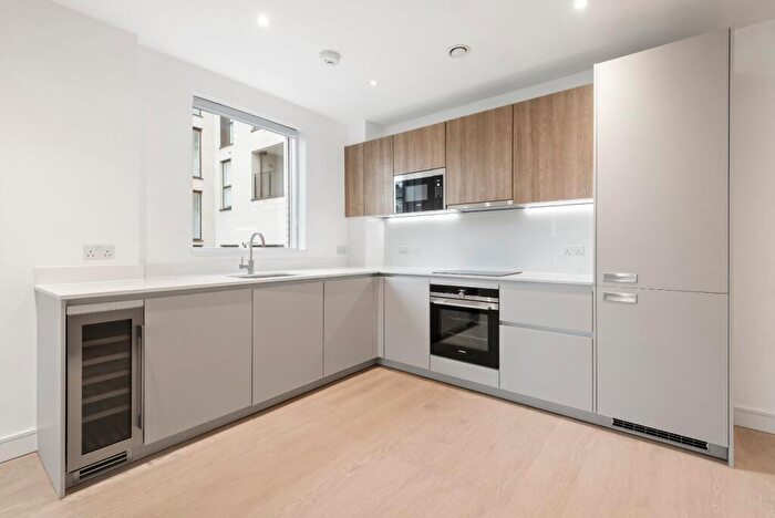 2 Bedroom Flat To Rent In The Avenue, Brondesbury Park, NW6