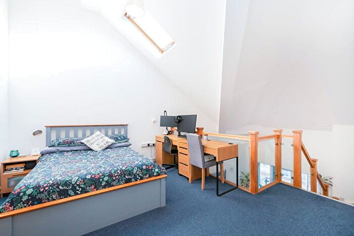 2 Bedroom Flat For Sale In Oliver Court, Ley Farm Close, Watford, Hertfordshire, WD25