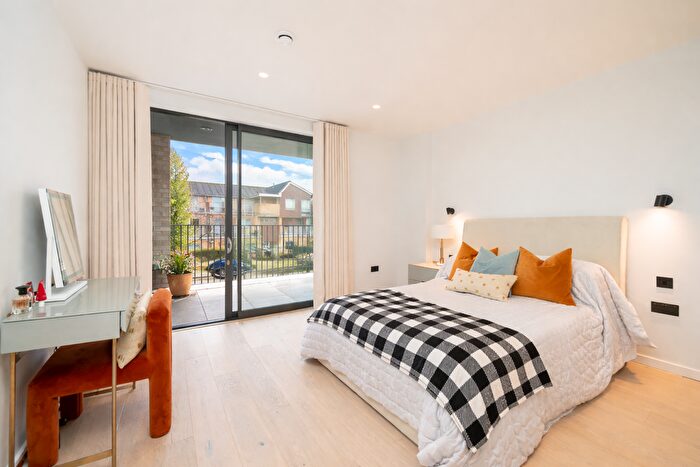 1 Bedroom Flat For Sale In Mapesbury Gardens, Brondesbury, London, NW6