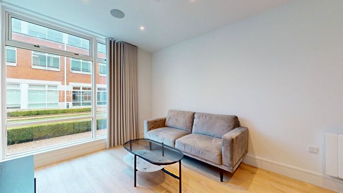 2 Bedroom Flat To Rent In Chalfont Park, Chalfont St. Peter, Gerrards Cross, SL9