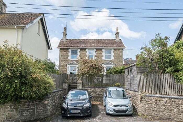 4 Bedroom Detached House For Sale In North Street, Calne, SN11