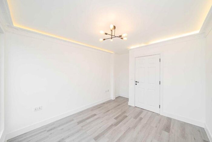 5 Bedroom Flat To Rent In Purley Avenue, Cricklewood, NW2