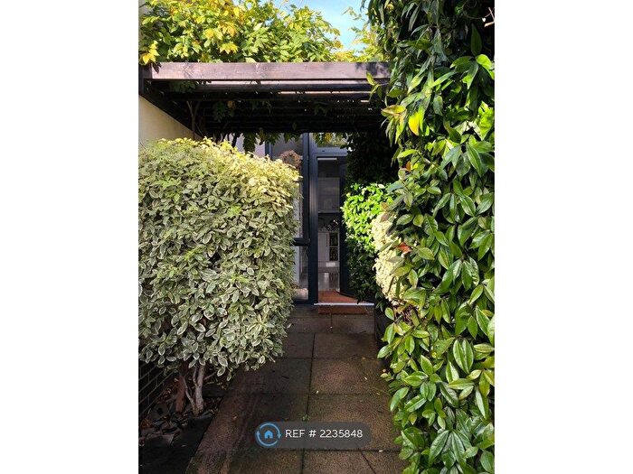 2 Bedroom End Of Terrace House To Rent In Monmouth Road, Bristol, BS7