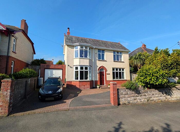 3 Bedroom Detached House For Sale In Springfield Avenue, Barnstaple, EX32