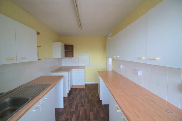 2 Bedroom Flat To Rent In High Road, Romford, London, RM6