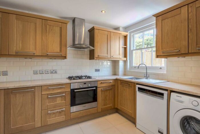4 Bedroom Terraced House To Rent In Gosberton Road, Balham, SW12