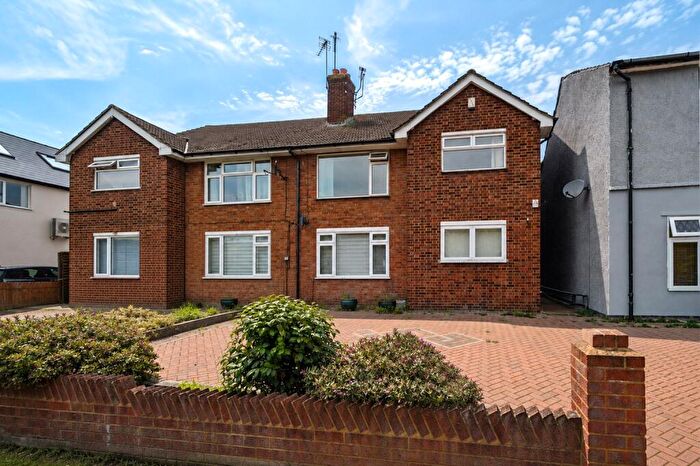 2 Bedroom Maisonette For Sale In Heron Hill, Belvedere, DA17