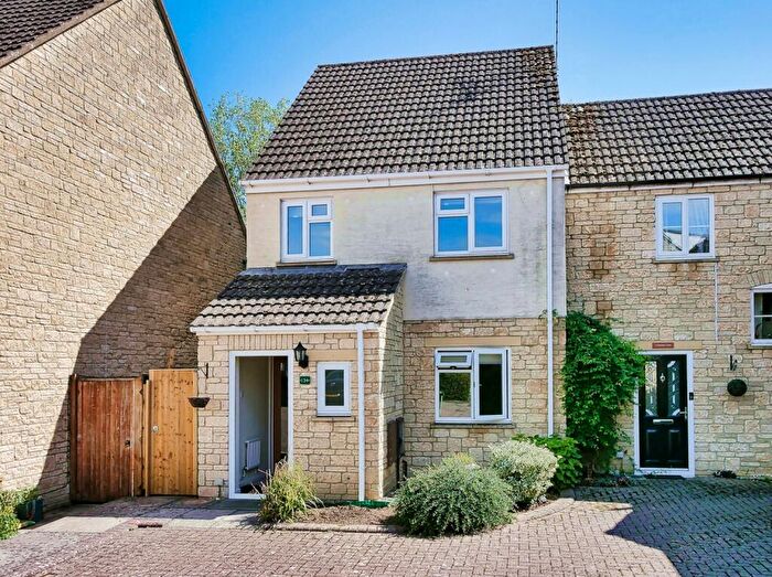 3 Bedroom Semi-Detached House To Rent In Perrinsfield, Lechlade, GL7