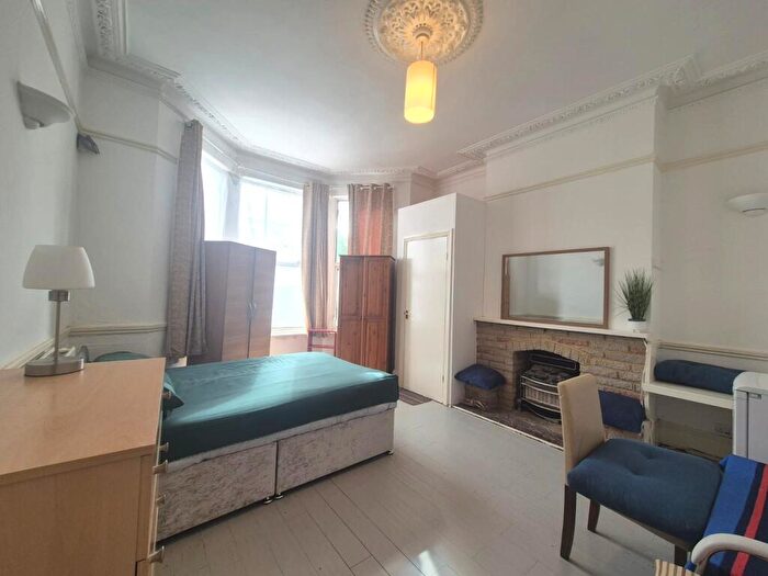 1 Bedroom Property To Rent In Bensham Manor Road, Thornton Heath, CR7