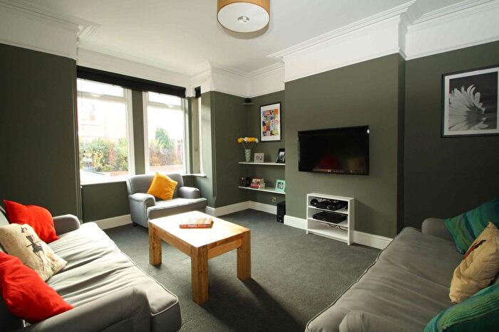 6 Bedroom Terraced House To Rent In Park Road, Loughborough, LE11