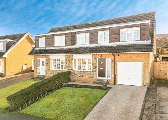 4 Bedroom Semi-Detached House For Sale In Bank Hall Grove, Shepley, Huddersfield, HD8