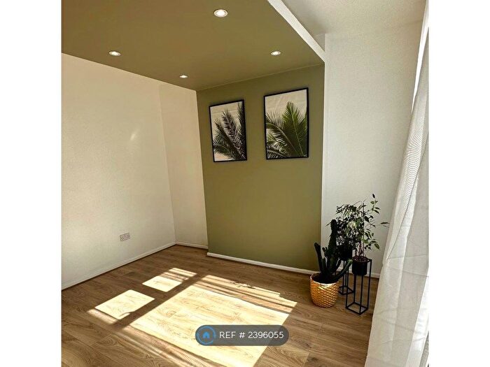 2 Bedroom Terraced House To Rent In Grove Road, Nuneaton, CV10