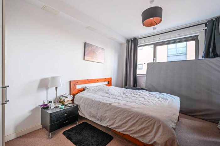 1 Bedroom Flat To Rent In Spencer Way, Shadwell, London, E1