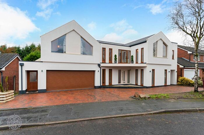 6 Bedroom Detached House For Sale In Brinksway, Bolton, BL1