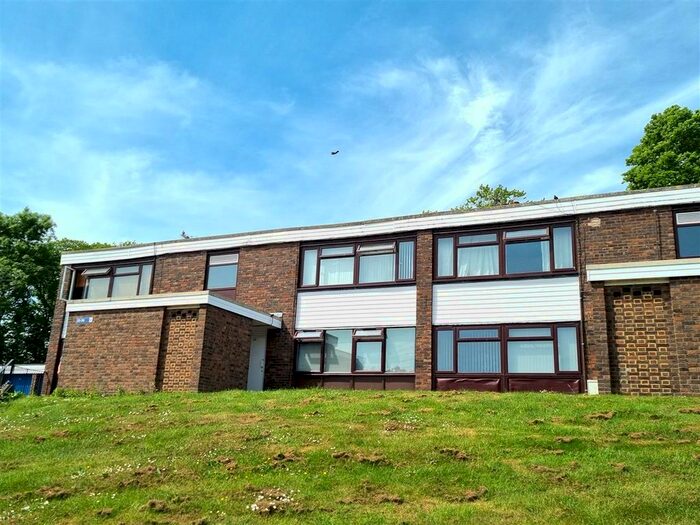 1 Bedroom Flat To Rent In Jesuit Close, Canterbury, CT2