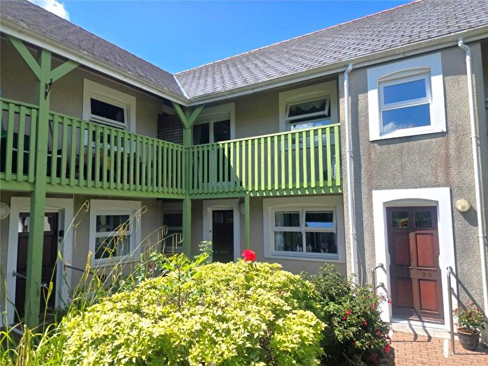2 Bedroom Flat For Sale In Spring Gardens, Narberth, Pembrokeshire, SA67