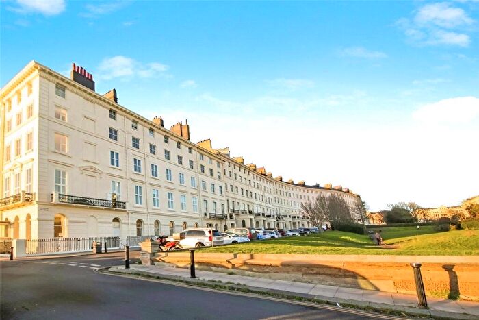 1 Bedroom Flat To Rent In Adelaide Crescent, Hove, East Sussex, BN3