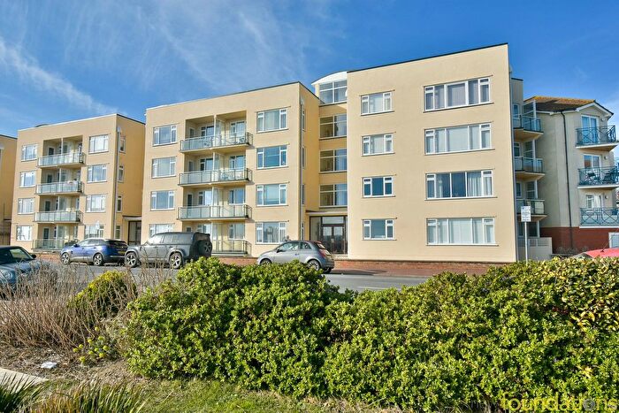 2 Bedroom Flat For Sale In West Parade, Bexhill-On-Sea, TN39