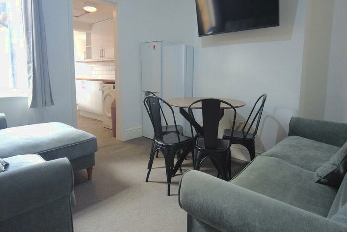 6 Bedroom Terraced House To Rent In St Andrew's Street, Lincoln, LN5