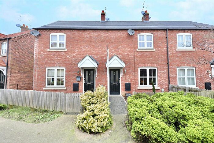 2 Bedroom Terraced House To Rent In Village Green Way, Kingswood, Hull, HU7