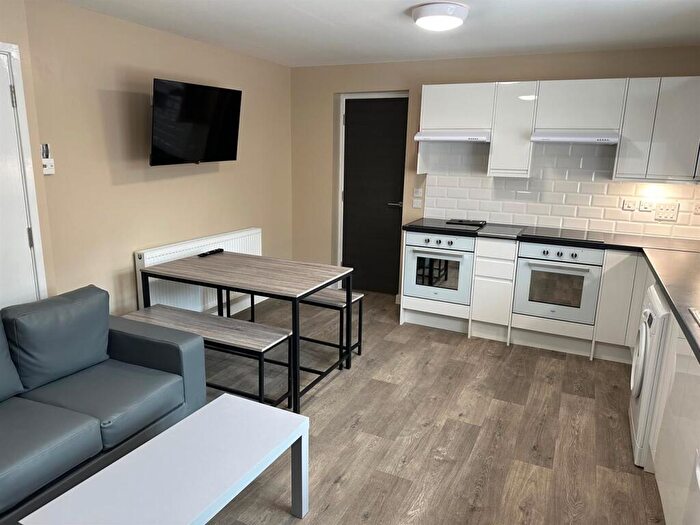 6 Bedroom House To Rent In Stokes Croft, St Pauls, Bristol, BS1