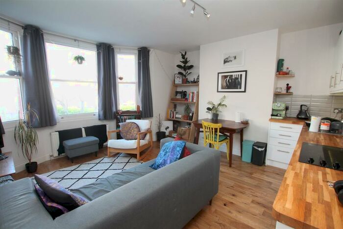 2 Bedroom Flat To Rent In St. James's Avenue, Brighton, BN2