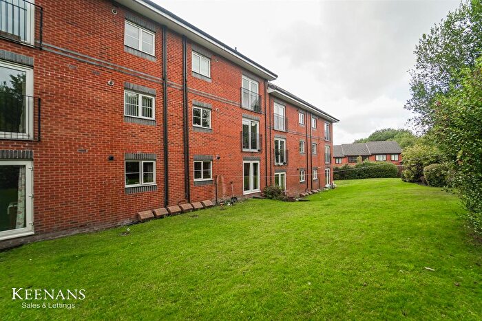 2 Bedroom Flat To Rent In Broadoaks, Bury, BL9