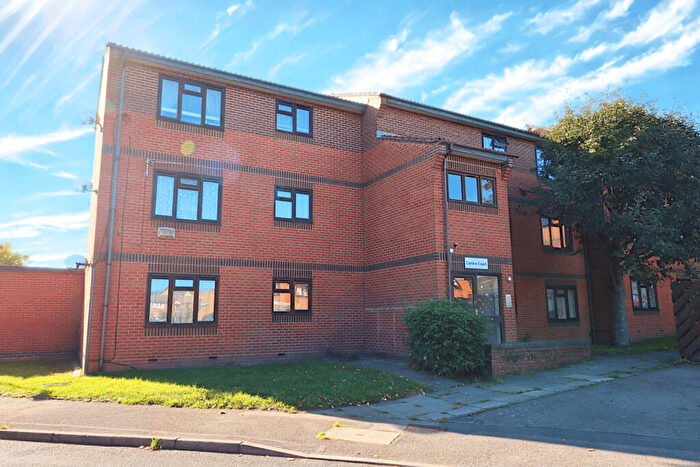 1 Bedroom Apartment To Rent In Chaffinch Close, Surbiton, KT6