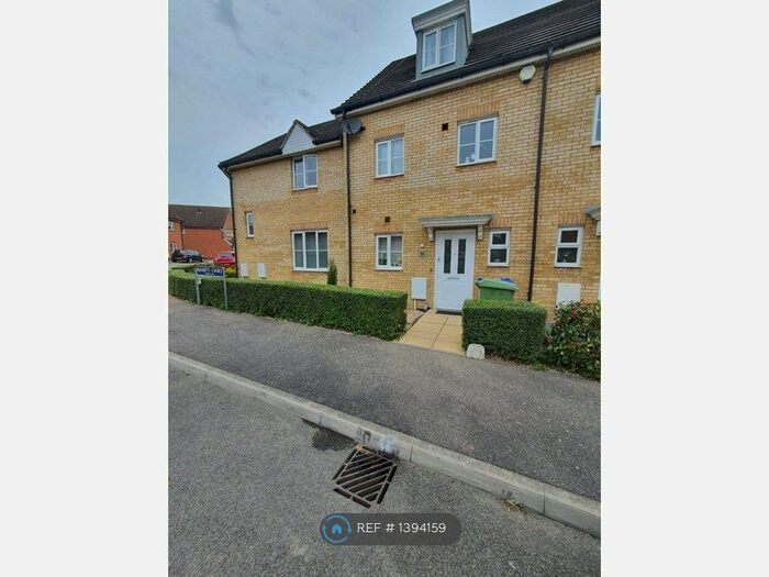 4 Bedroom Terraced House To Rent In Reams Way, Kemsley, Sittingbourne, ME10