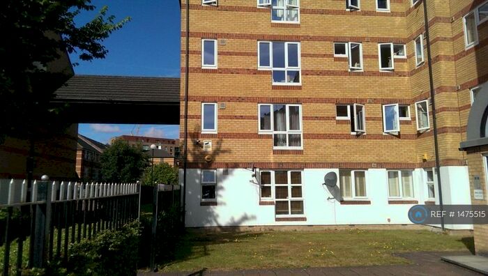 1 Bedroom Flat To Rent In Transom Close, London, SE16